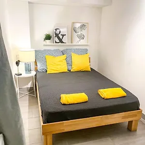 https://altona-three-bedrooms-for-up-to-10.hamburg-hotels-de.com